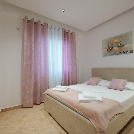 Vila Veli Brothers Sarandë Exteriör bild