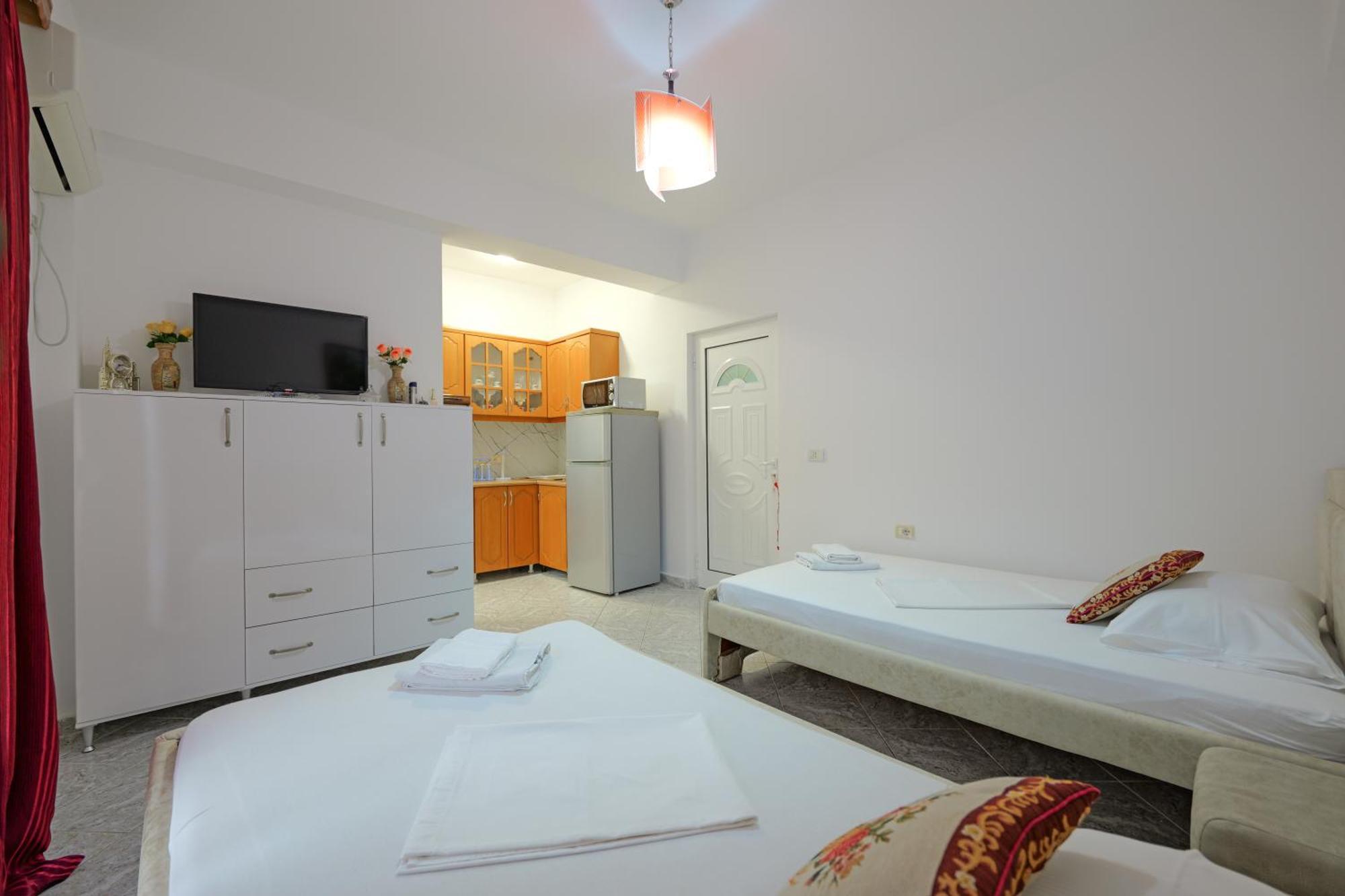 Vila Veli Brothers Sarandë Exteriör bild