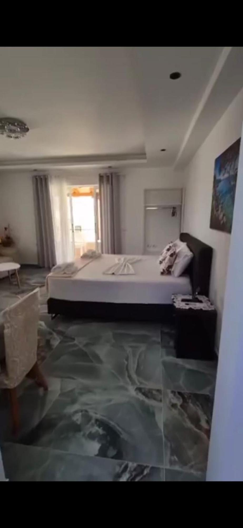 Vila Veli Brothers Sarandë Exteriör bild