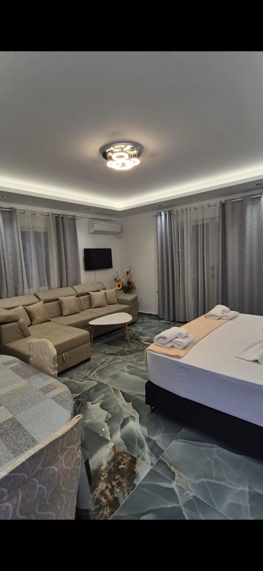 Vila Veli Brothers Sarandë Exteriör bild
